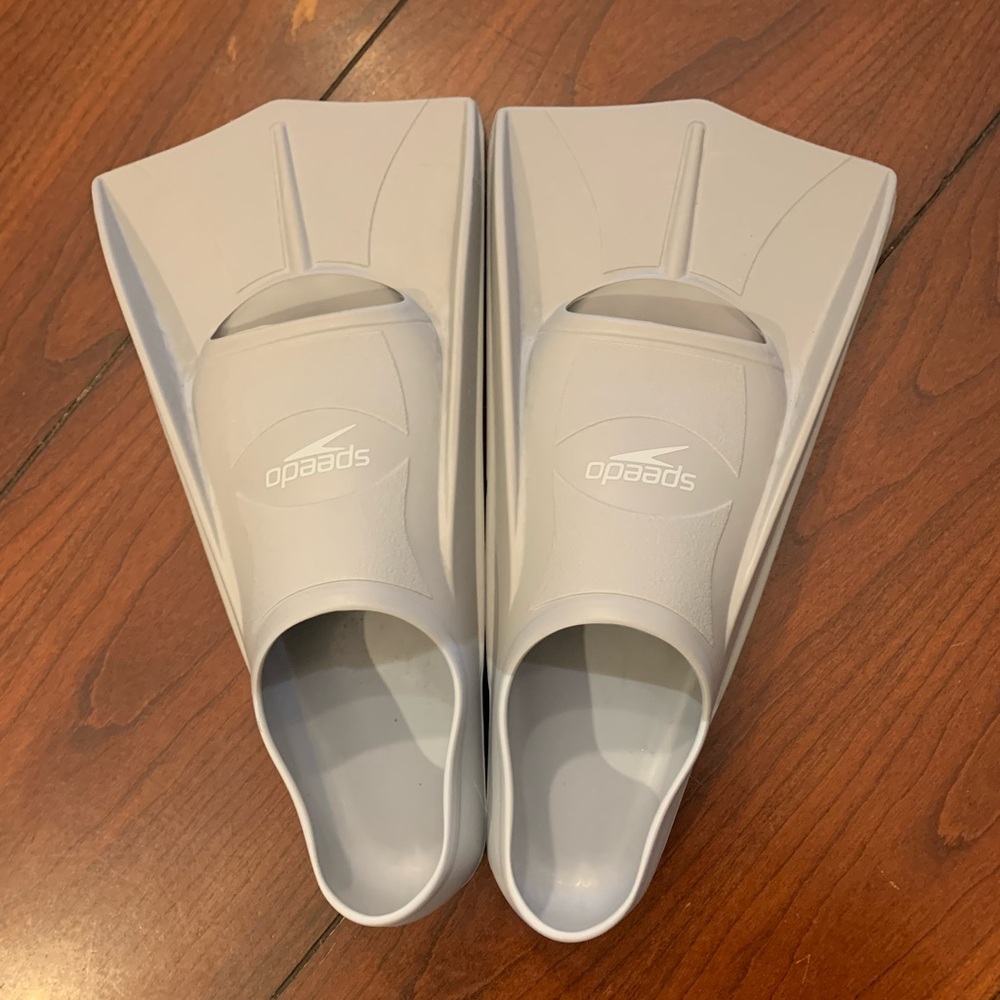 Speedo short blade fins